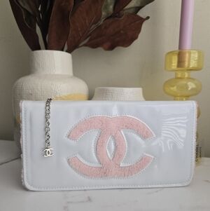 NWOT Chanel Prescision Beauty VIP Crossbody Shoulder White Patent Bag